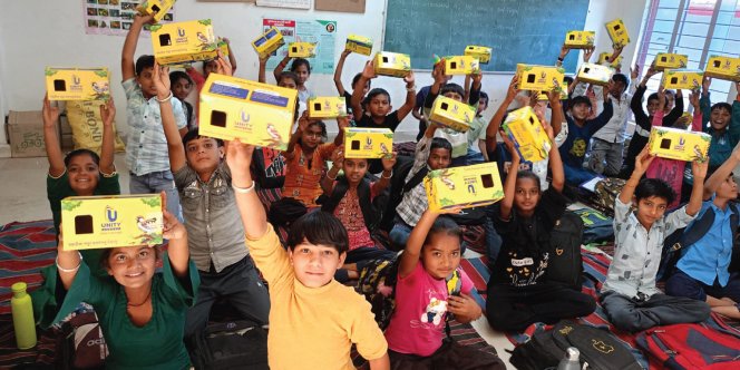 Unity Cement distributing Chakli Ghar for sparrow conservation